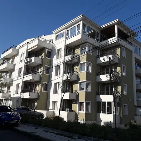 Mihaela Apartment *